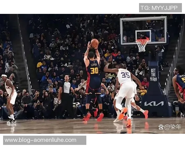 2015年NBA季后赛勇士与小牛的精彩对决回顾与分析