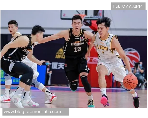 头盔哥与赵强的巅峰对决谁能笑到最后揭开真相与悬念