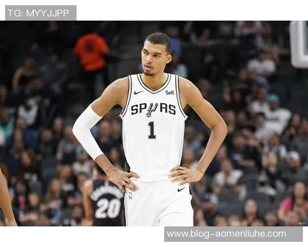 文班亚马新赛季表现惊艳场均20分10篮板3盖帽引领新秀竞争